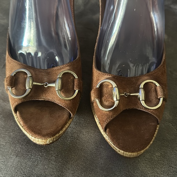 Elegant Brown Authentic Gucci Horsebit sandals with Ankle Strap - Picture 5 of 12